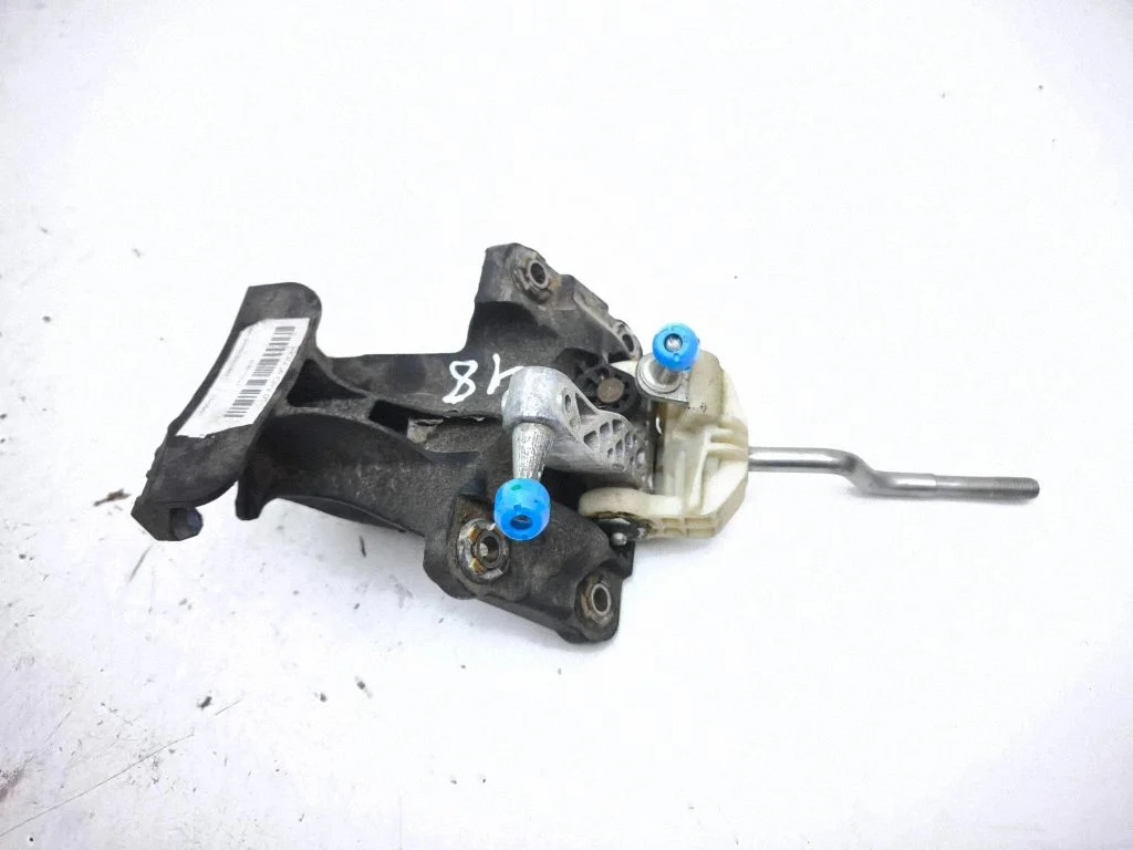 Gear selector mechanism