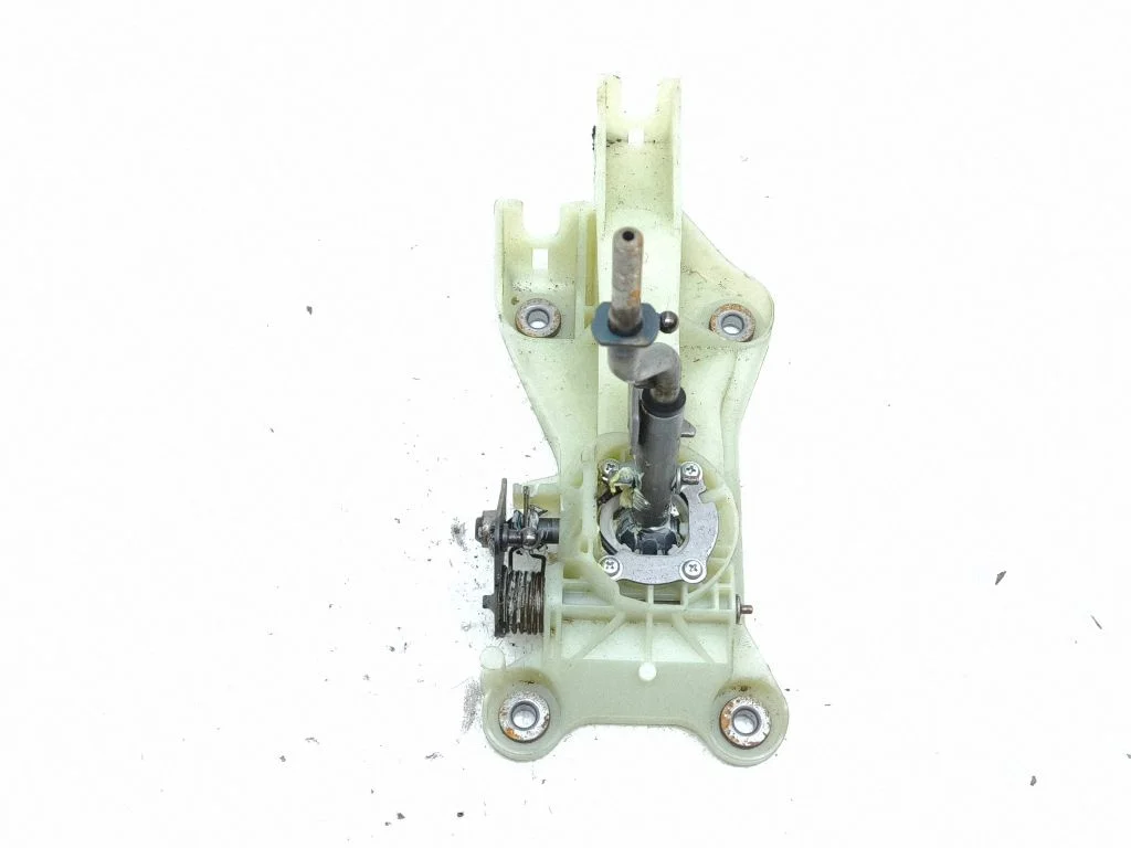 Mechanizm zmiany biegów (kulisa) EH1446100