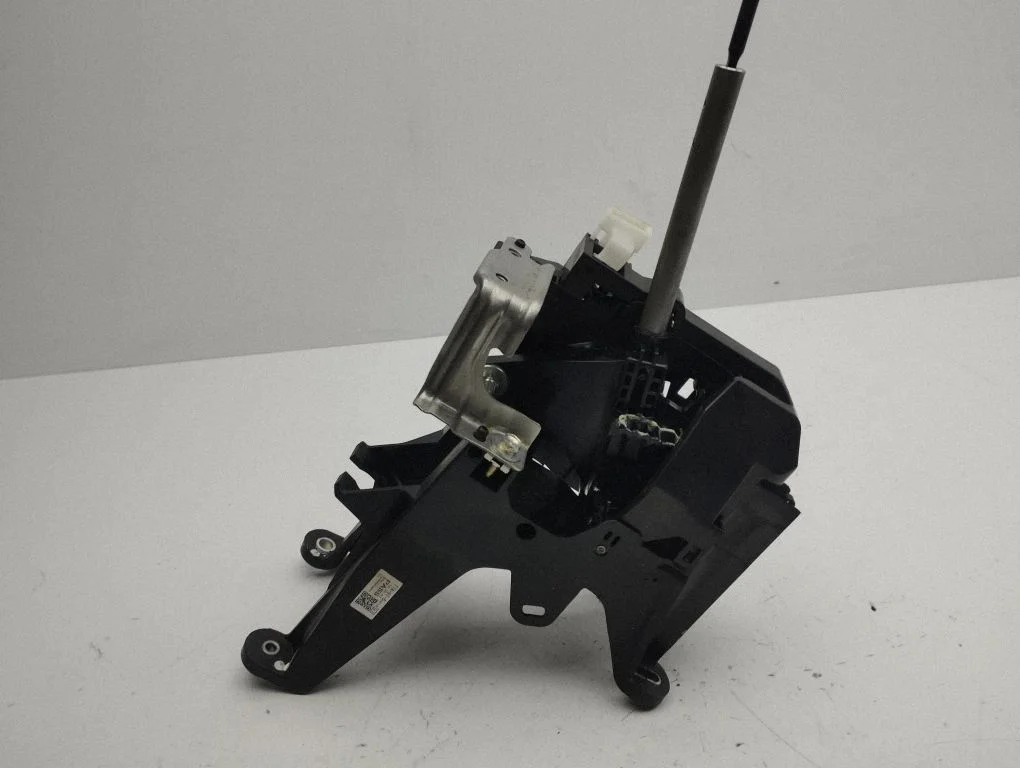 Gear selector mechanism