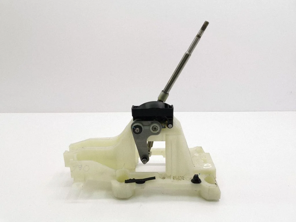 Gear selector mechanism