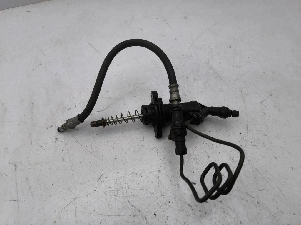 Clutch slave cylinder – BMW 5 Series F10 F11 (2009-2016)