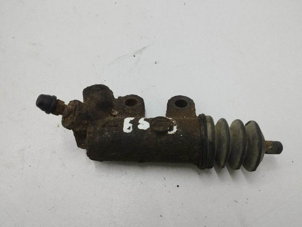 Clutch slave cylinder