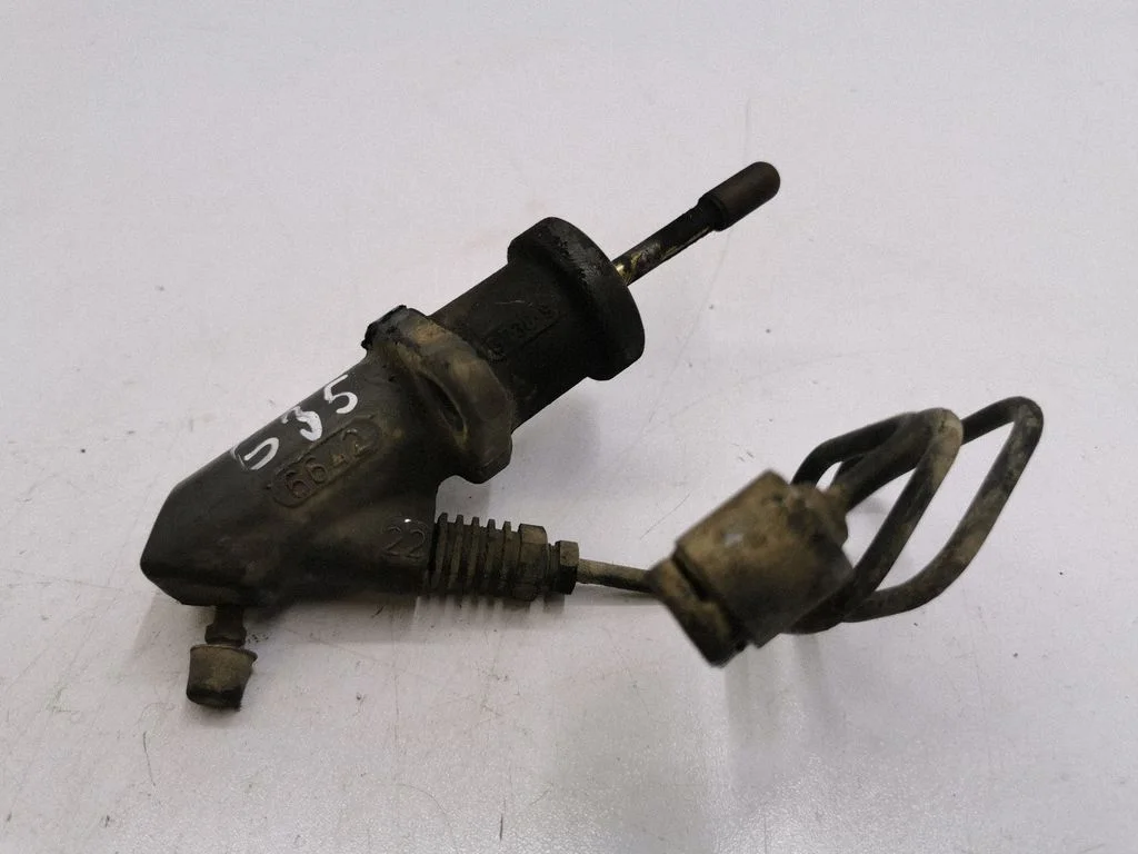 Clutch slave cylinder – BMW 5 Series E60 E61 (2004-2010)
