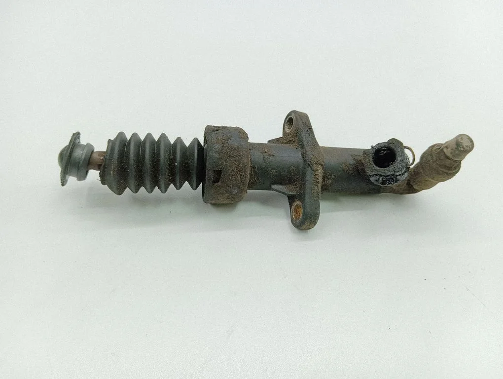 Clutch slave cylinder