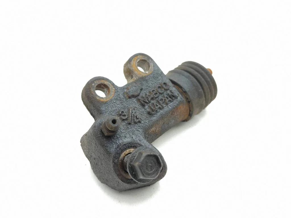 Clutch slave cylinder – Nissan 350Z (2002-2009)