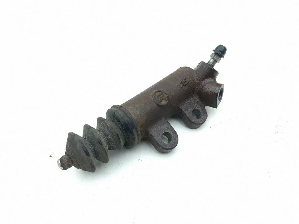 Clutch slave cylinder