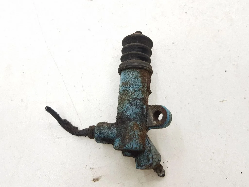 Clutch slave cylinder
