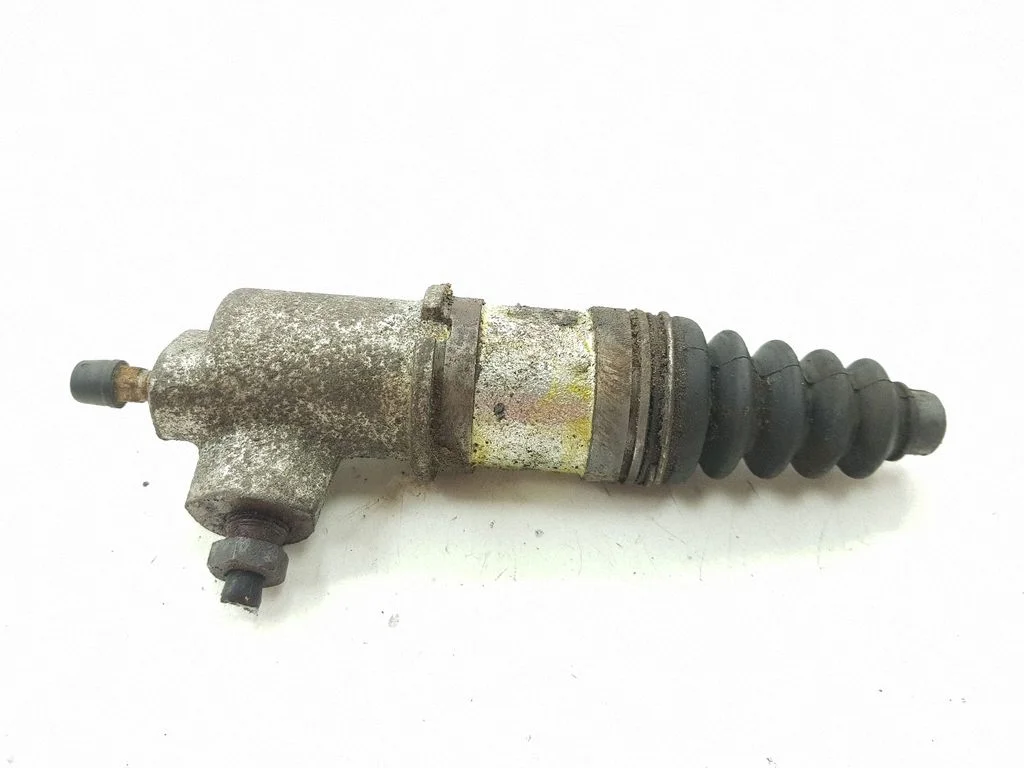 Clutch slave cylinder