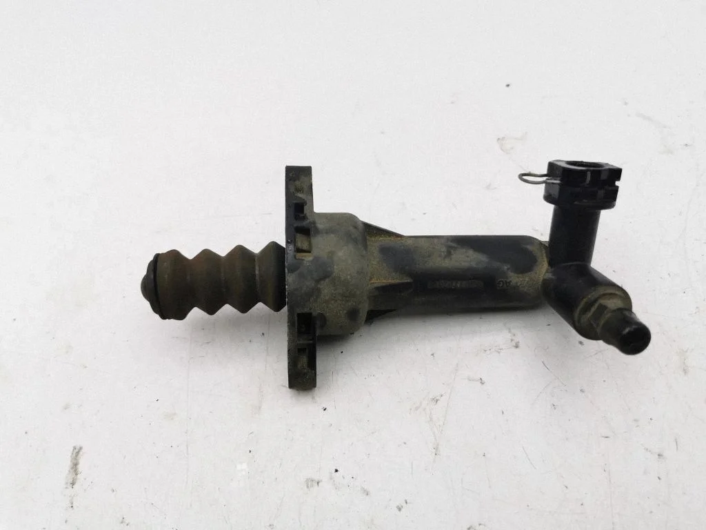 Clutch slave cylinder 5Q0721261K