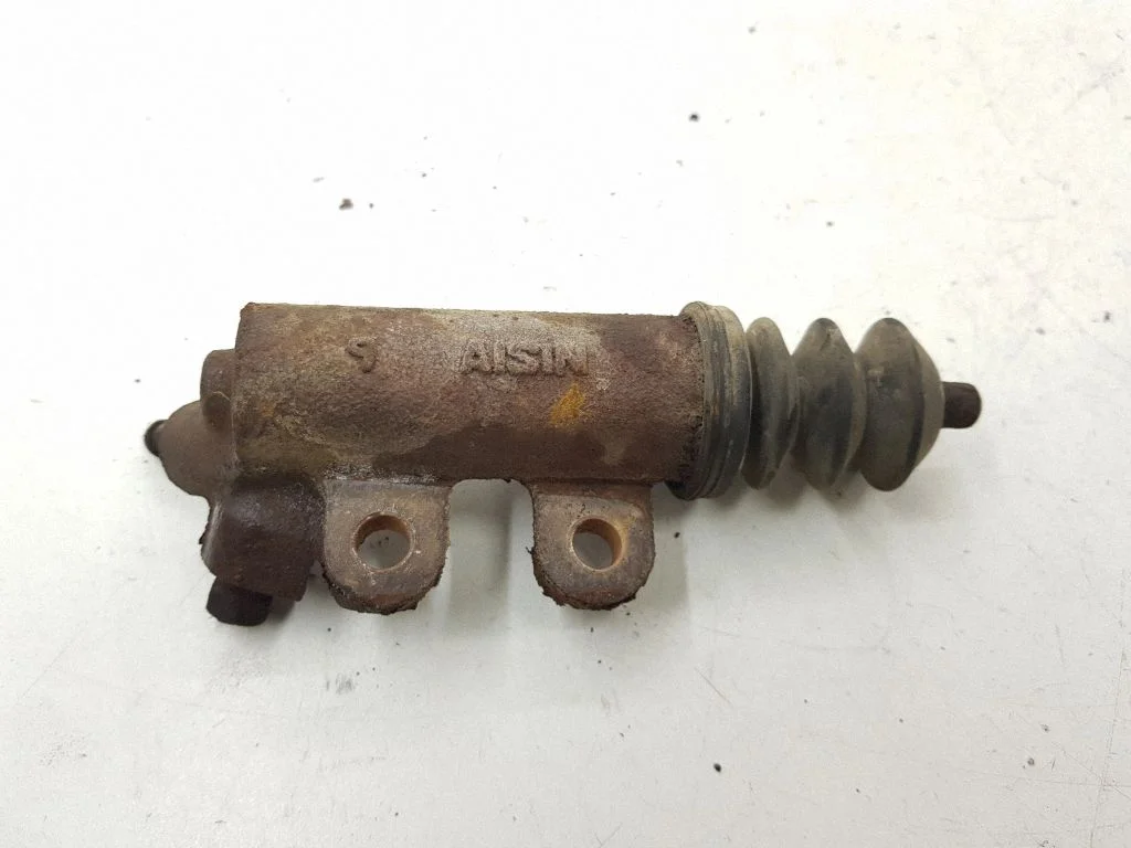 Clutch slave cylinder