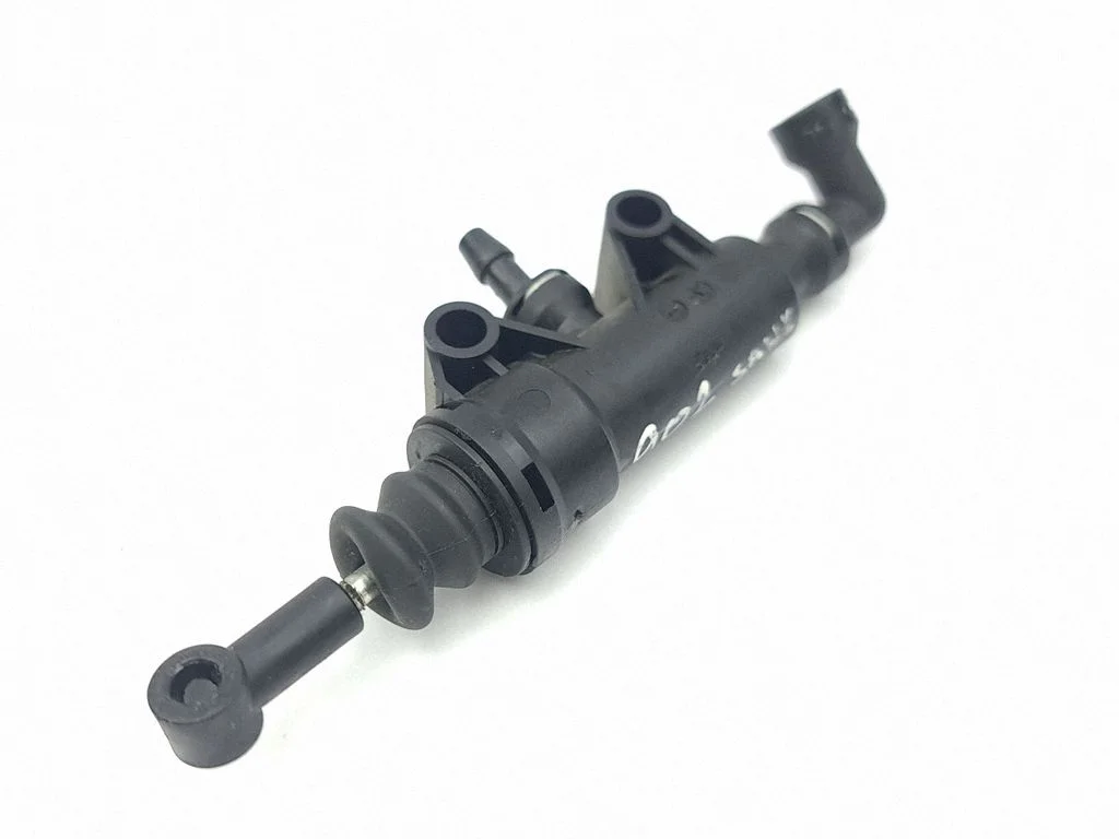 Clutch master cylinder A2462900312