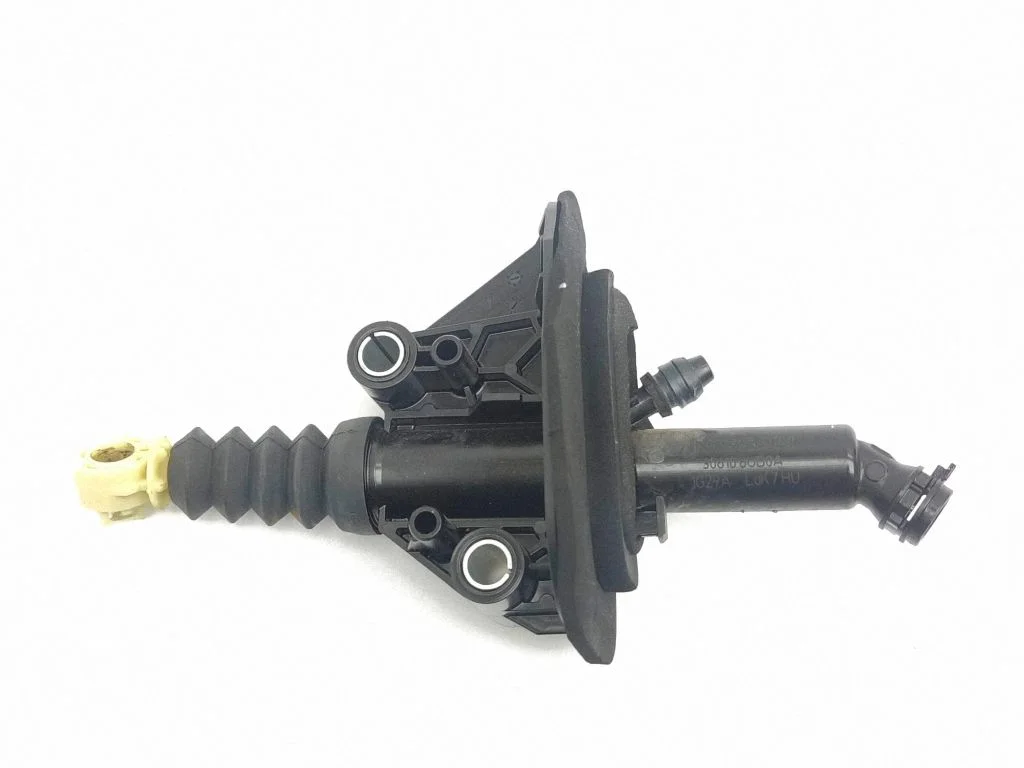 Pompa sprzęgła 306106UB0A