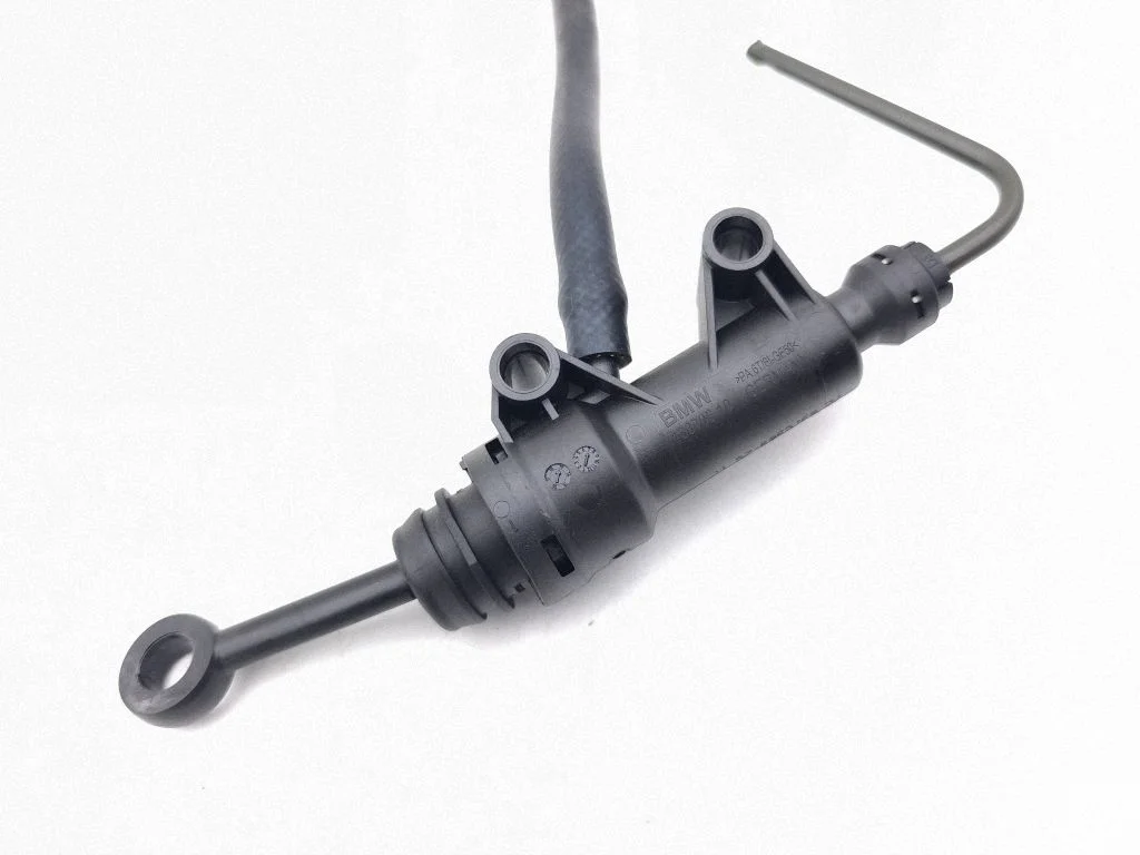 Clutch master cylinder 13670610