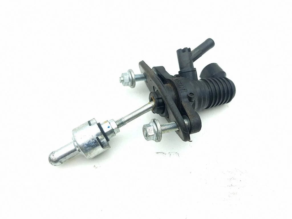 Clutch master cylinder
