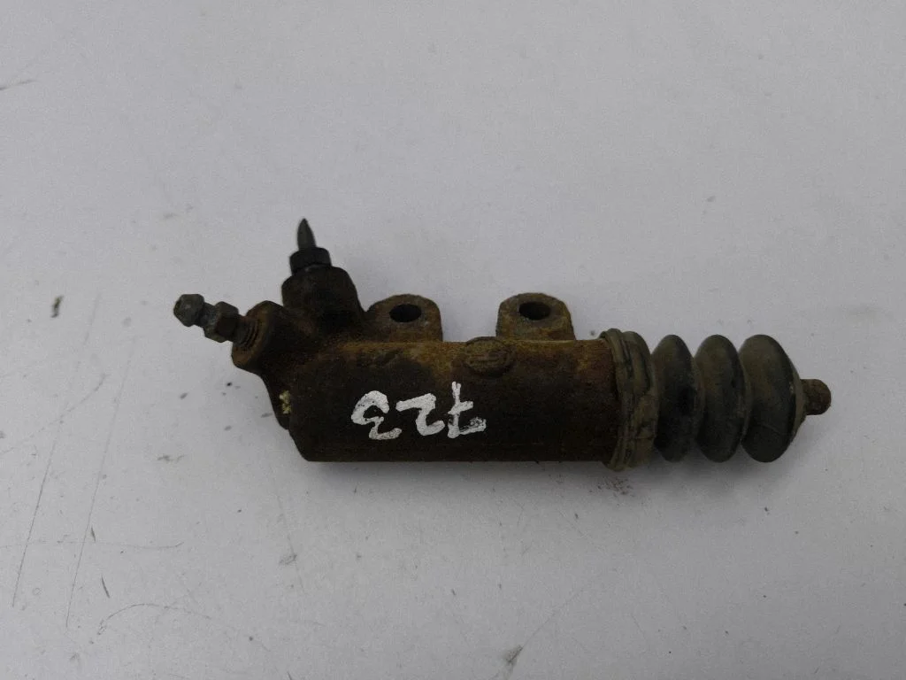Clutch slave cylinder