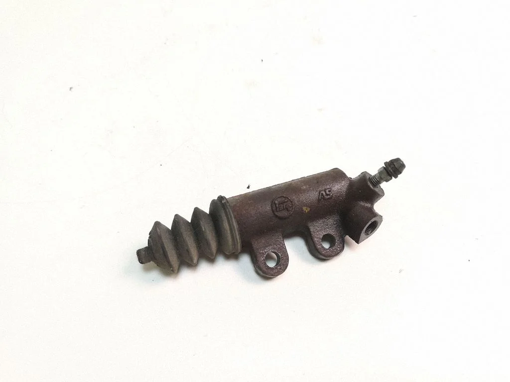 Clutch slave cylinder