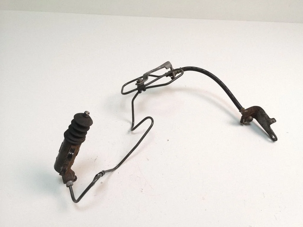 Clutch slave cylinder – Ford Focus (2010-2017)