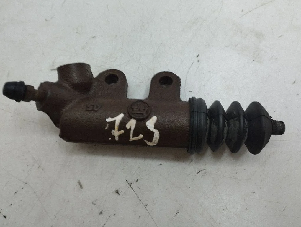 Clutch master cylinder