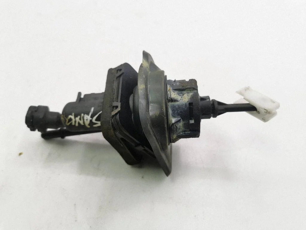 Clutch master cylinder 3M517A543BA