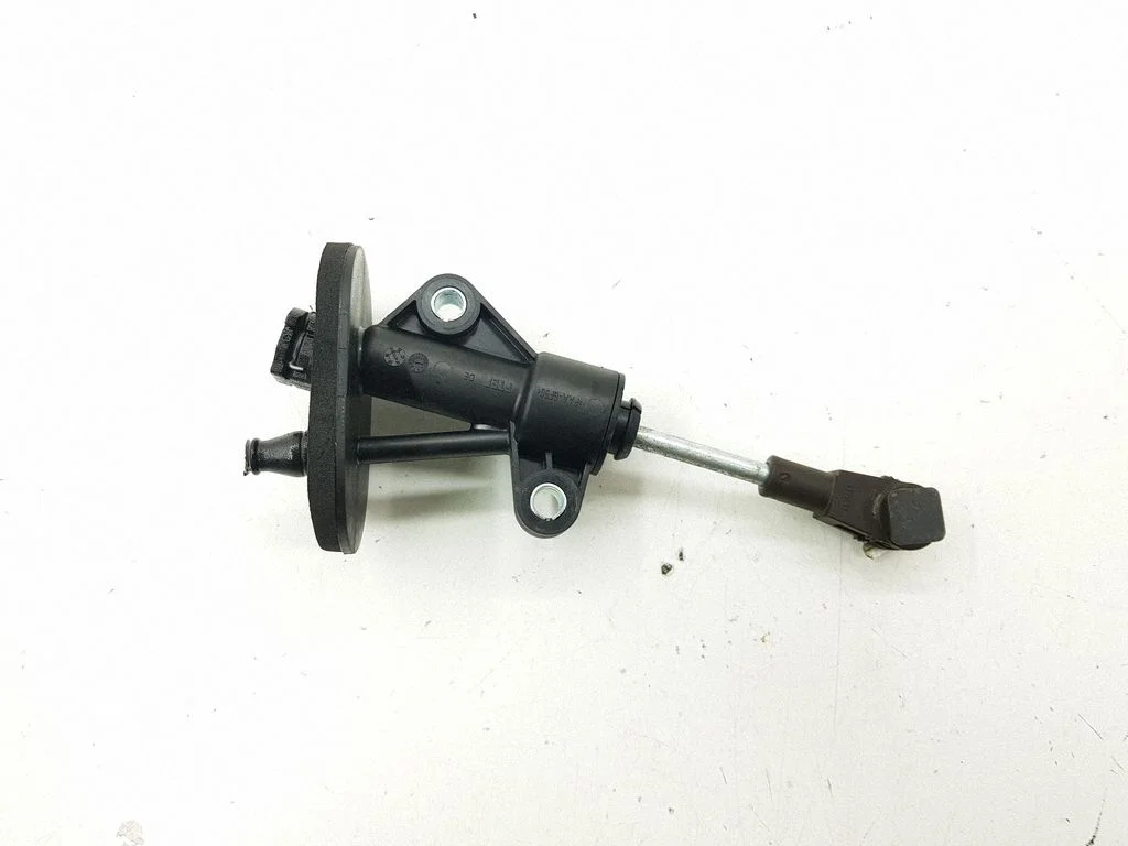 Clutch master cylinder FGP55190994