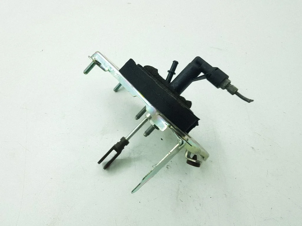 Clutch master cylinder EH6441400
