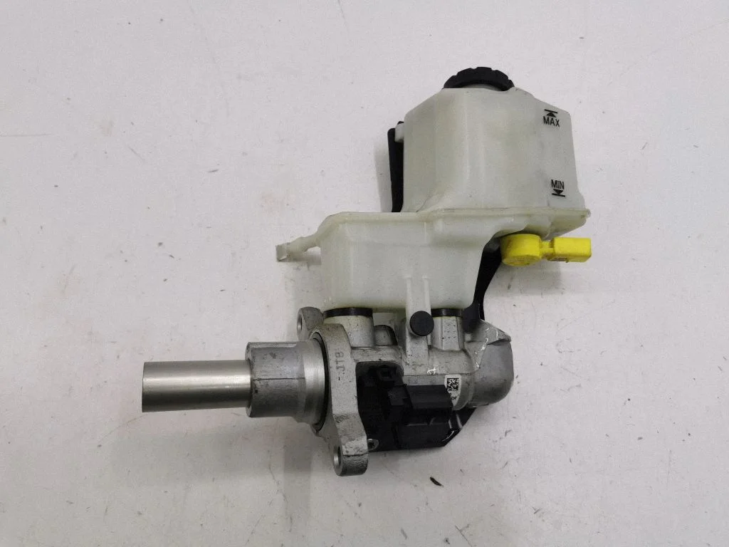 Clutch master cylinder 5Q2611301H