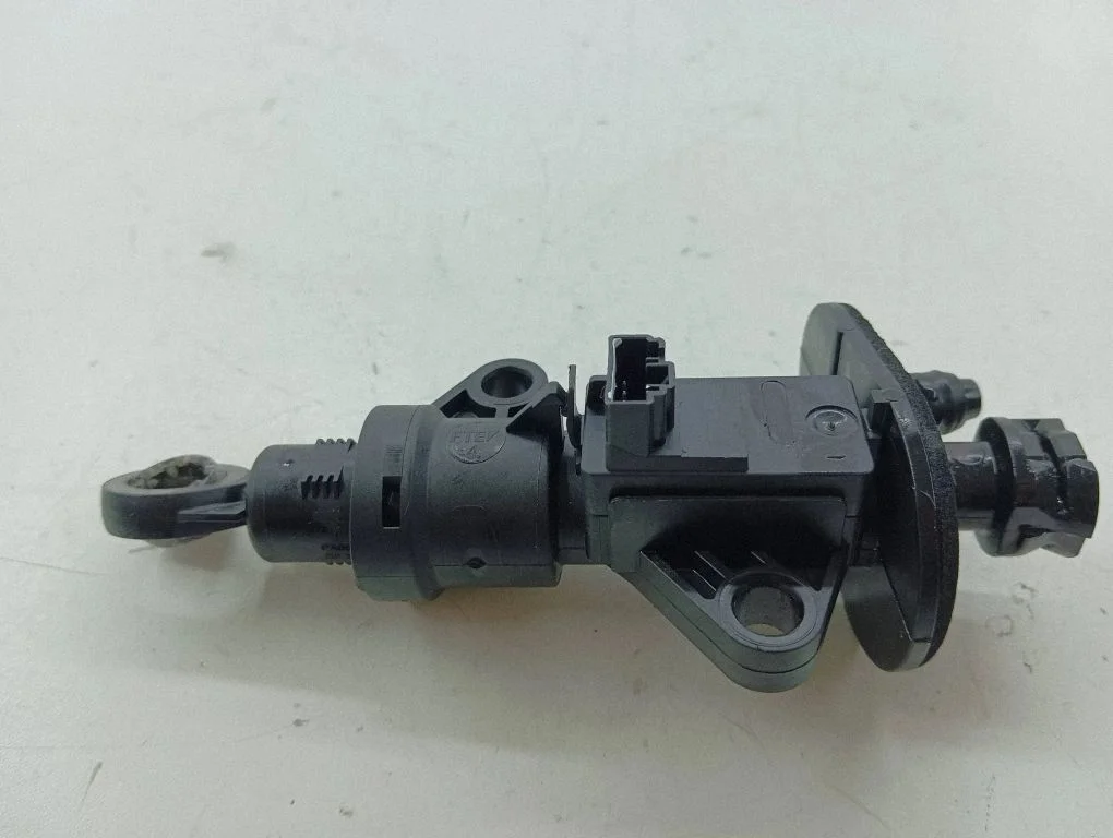 Clutch master cylinder 6284600748
