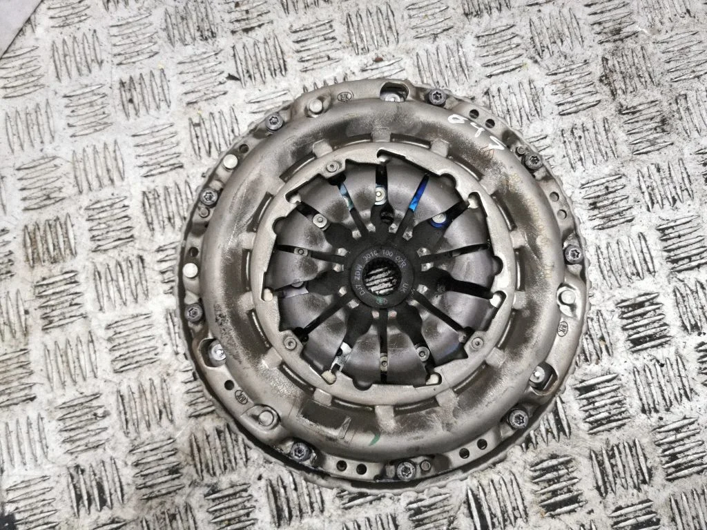 Zestaw sprzęgła 302103464R