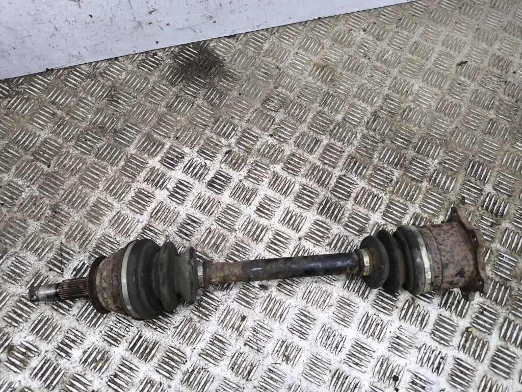 Rear driveshaft – left