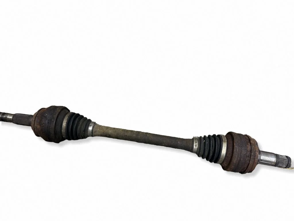 Aizmugurējā pusass – kreisā