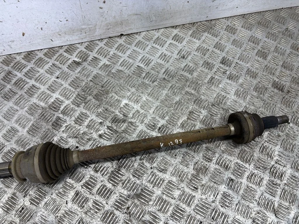 Rear driveshaft – left