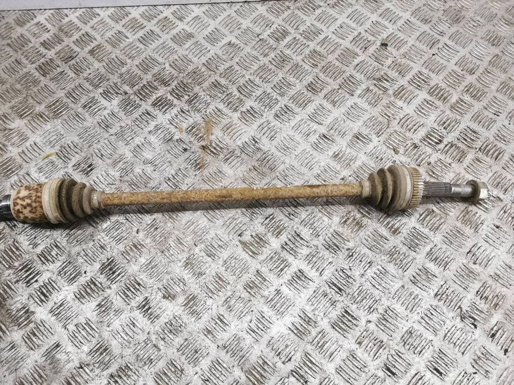 Rear driveshaft – right