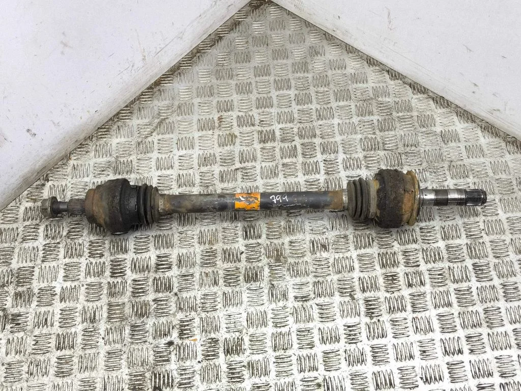 Rear driveshaft 722524A