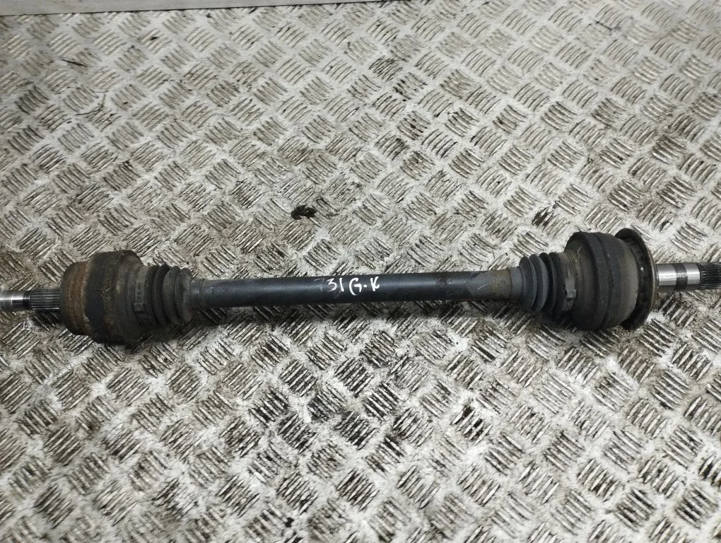 Rear driveshaft – left