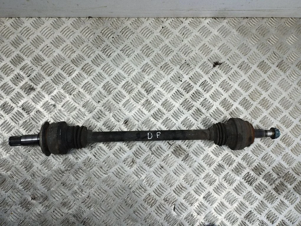 Rear driveshaft – right
