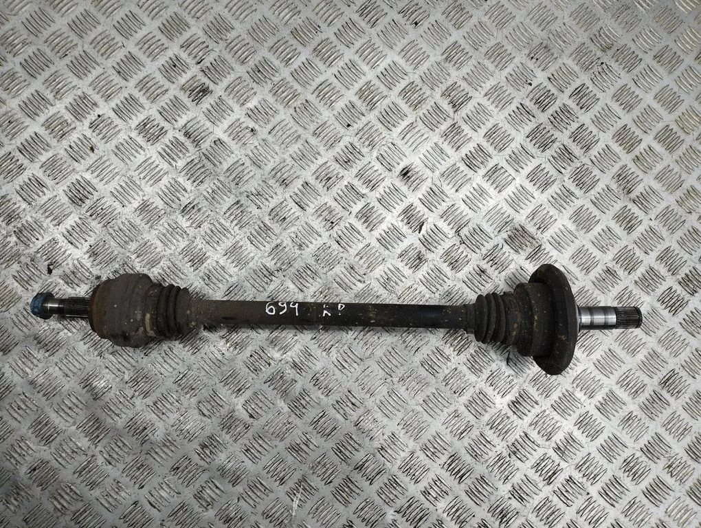Rear driveshaft – left