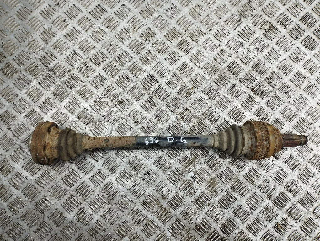 Tagumine pooltelg – BMW X5 E53 (1999-2006)