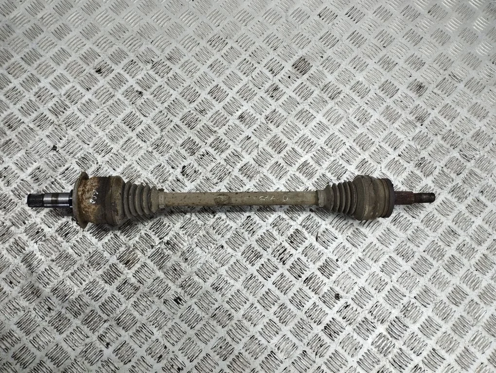 Rear driveshaft – rear right