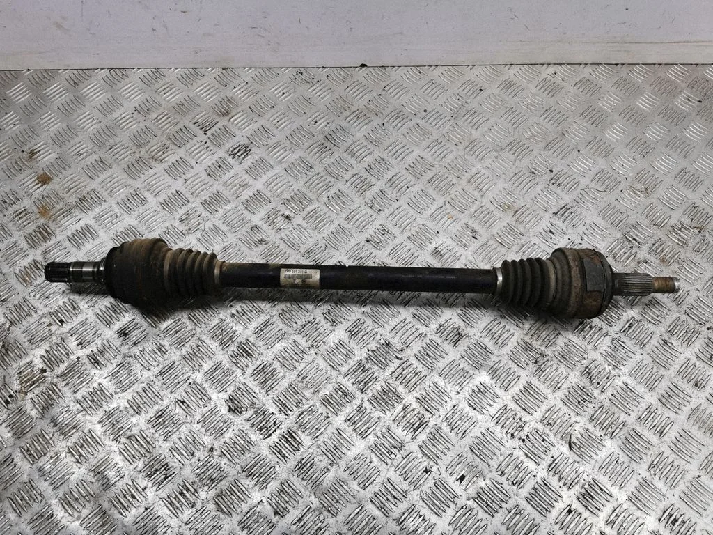 Tagumine pooltelg – Porsche Cayenne (92A) (2010-2017)