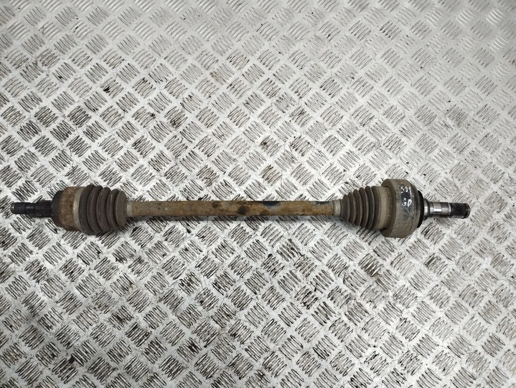 Rear driveshaft – rear right