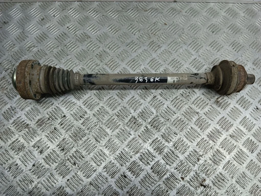 Aizmugurējā pusass – kreisā
