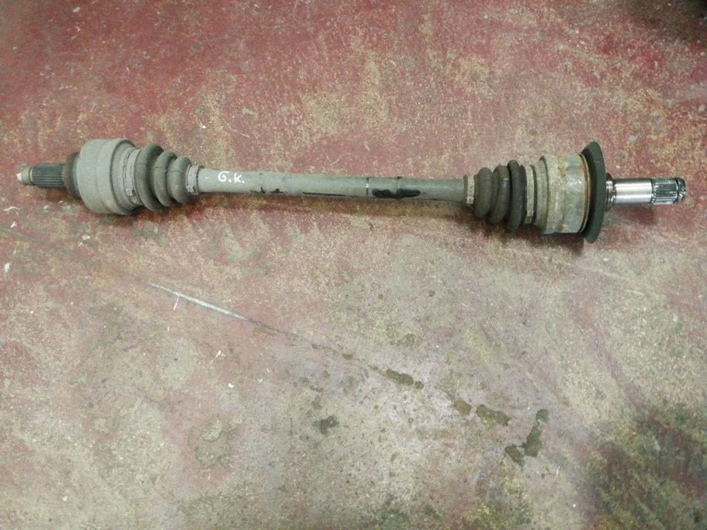 Tagumine pooltelg – vasak