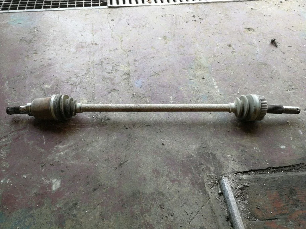 Rear driveshaft – right