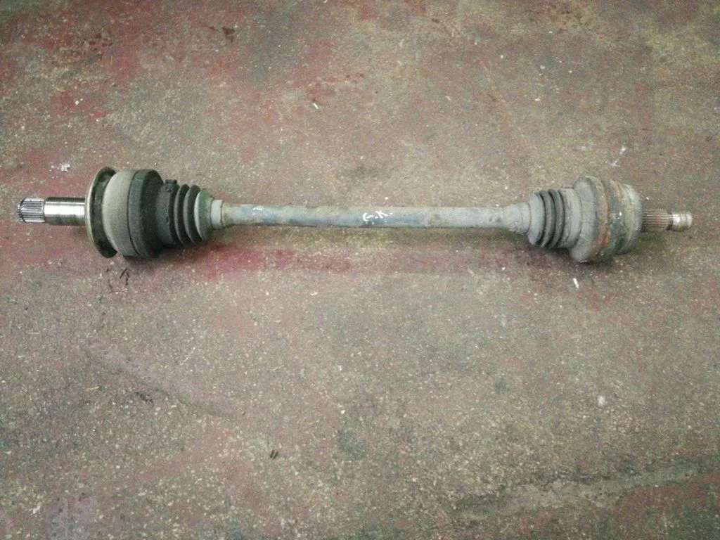 Rear driveshaft – left