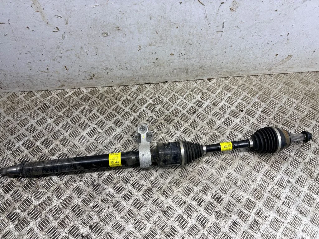 Front driveshaft 49560DF000