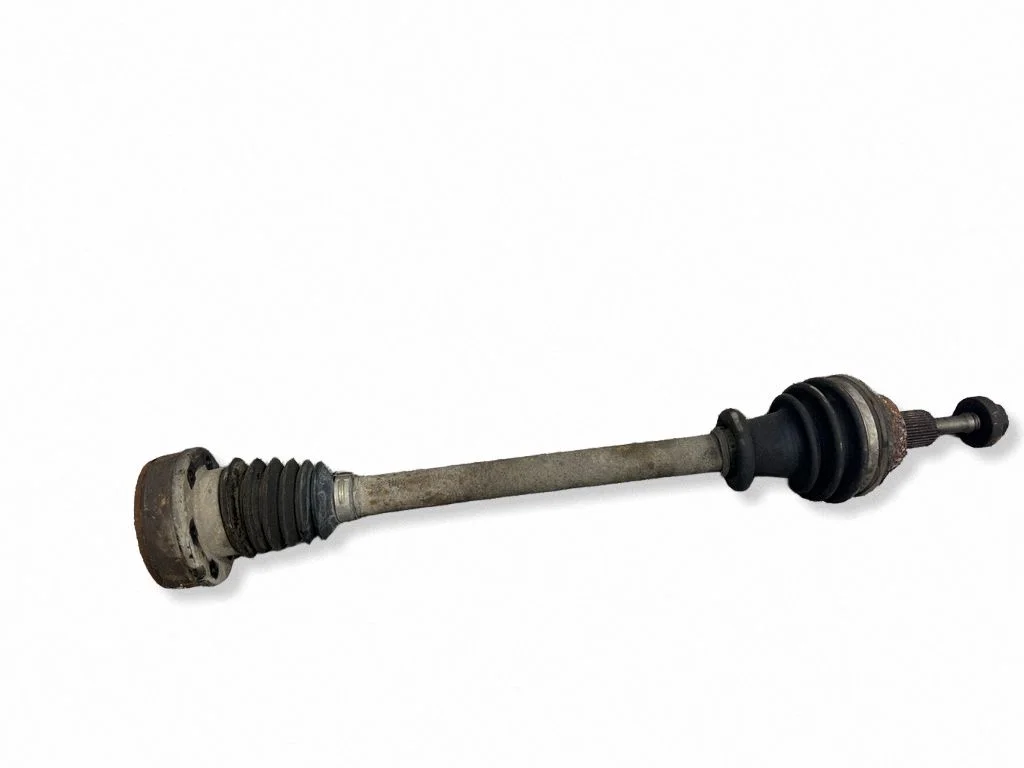 Front driveshaft – left