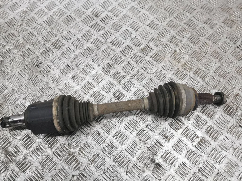 Front driveshaft – left