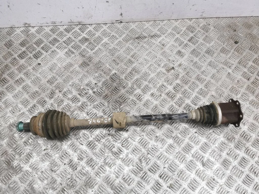 Priekšējā pusass 2Q0407272CB