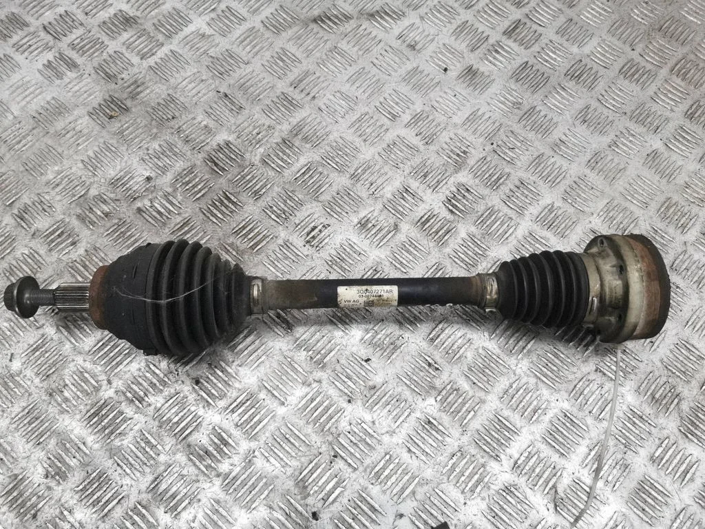Priekšējā pusass 3Q0407271AR