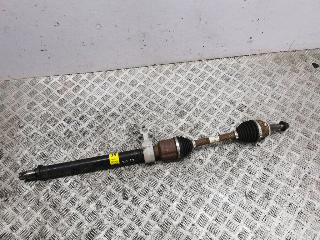 Front driveshaft 49560G2000